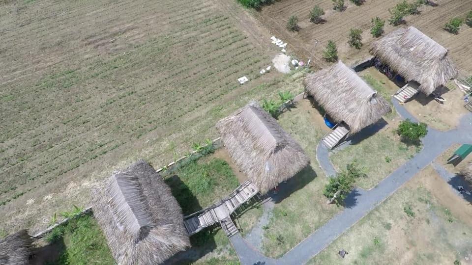 Sunny Field Eco Stilt House Villa Cat Tien Bagian luar foto